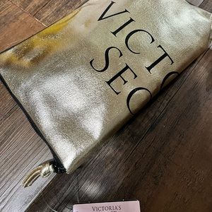Victoria’s Secret Foldable Weekender/Gym bag (new)